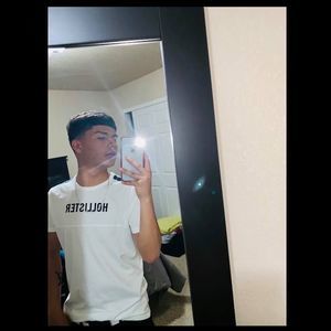 Meet your Posher, Jhonathan